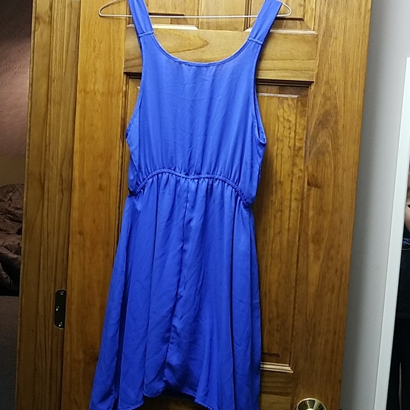 Dress - Picture 4 of 4